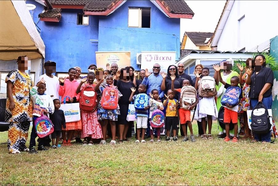 L’ONG BLOOM LANCE LA DISTRIBUTION DE KITS SCOLAIRES AUX ENFANTS DES SURVIVANTES DE VBG
